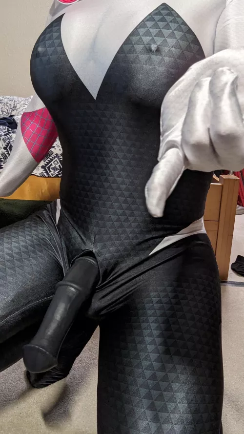 Spider-Gwen's packing a new ability thanks to the multiverse! [Ambush Toys Zweihander wearable]