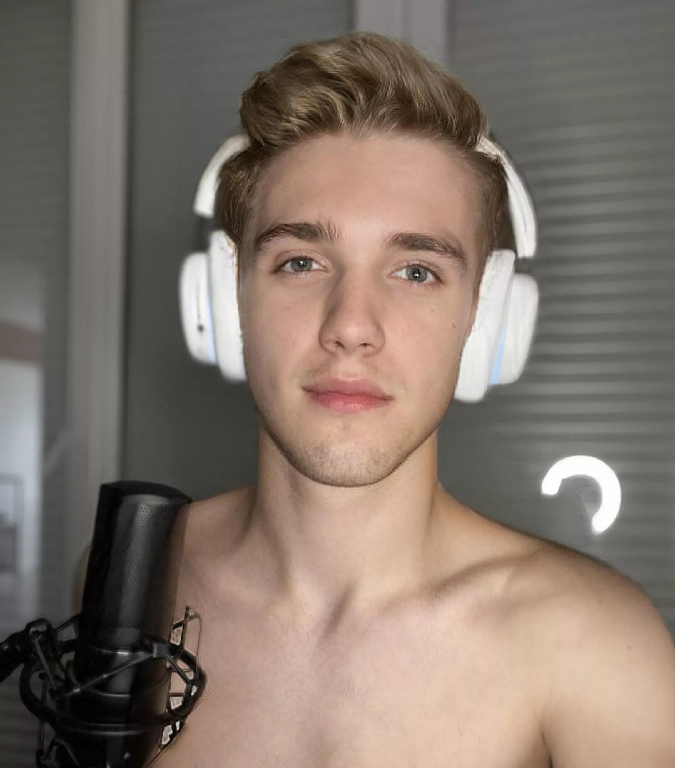 Wanna play with me tonight ?