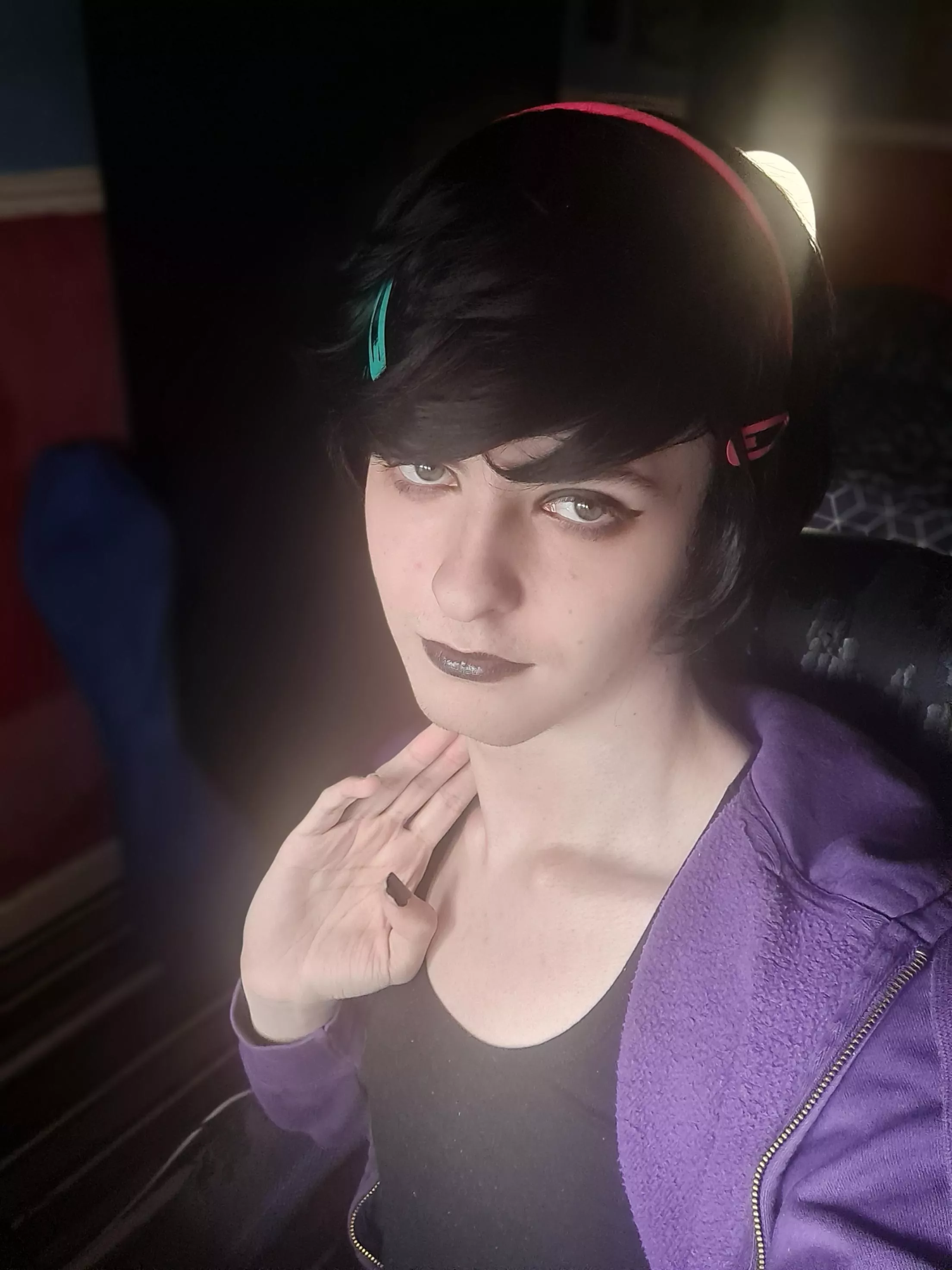 A lil cosplay see if you can guess who <3