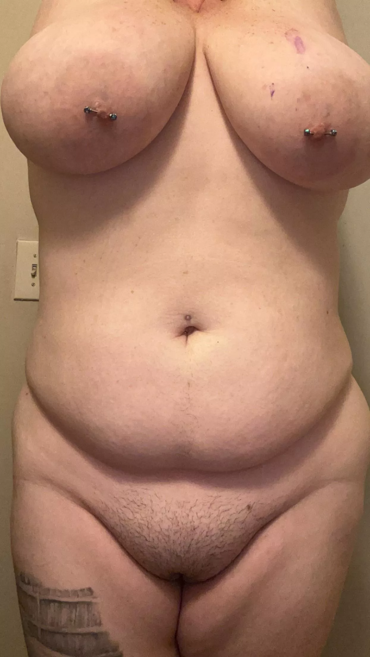 Big morning stretch. (F26OC)