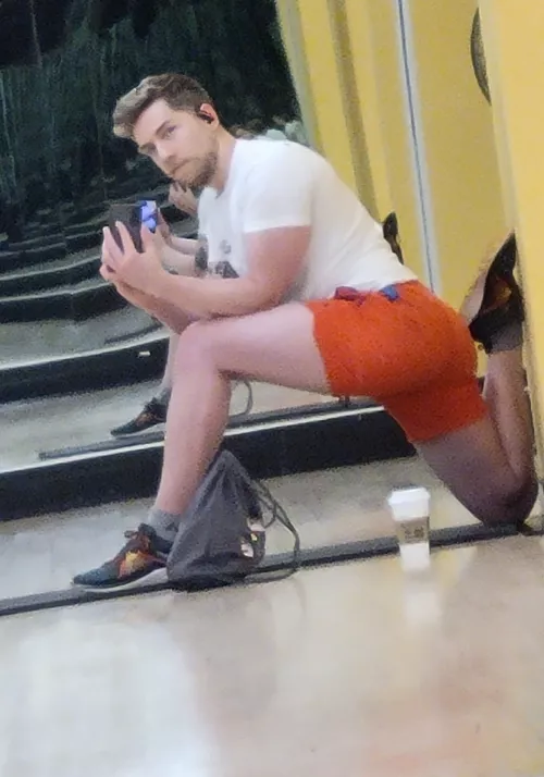 Big Stretch 💪😽