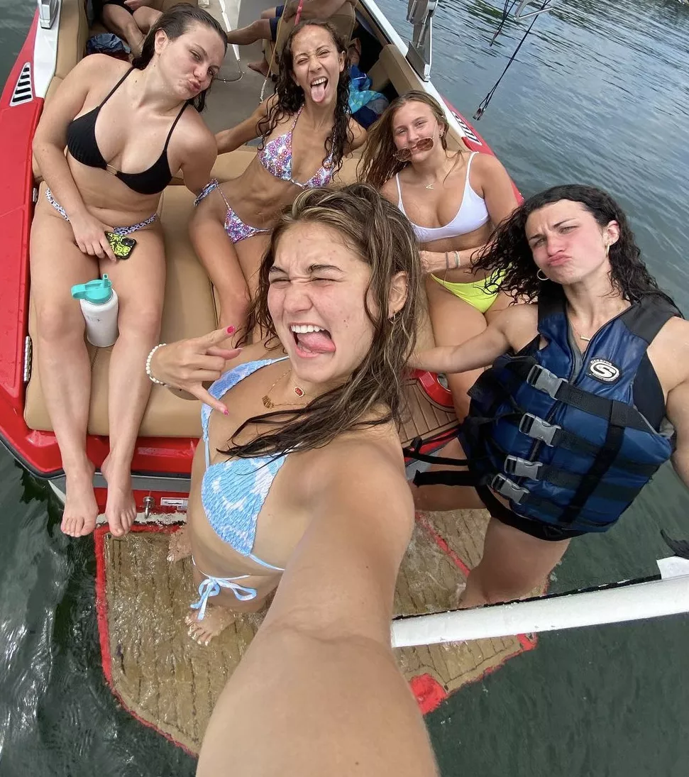 Boat Girls