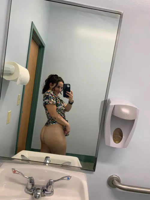 can i be your vet tech gf? i'm an animal in bed