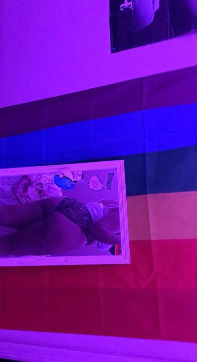 come get a bite 😘