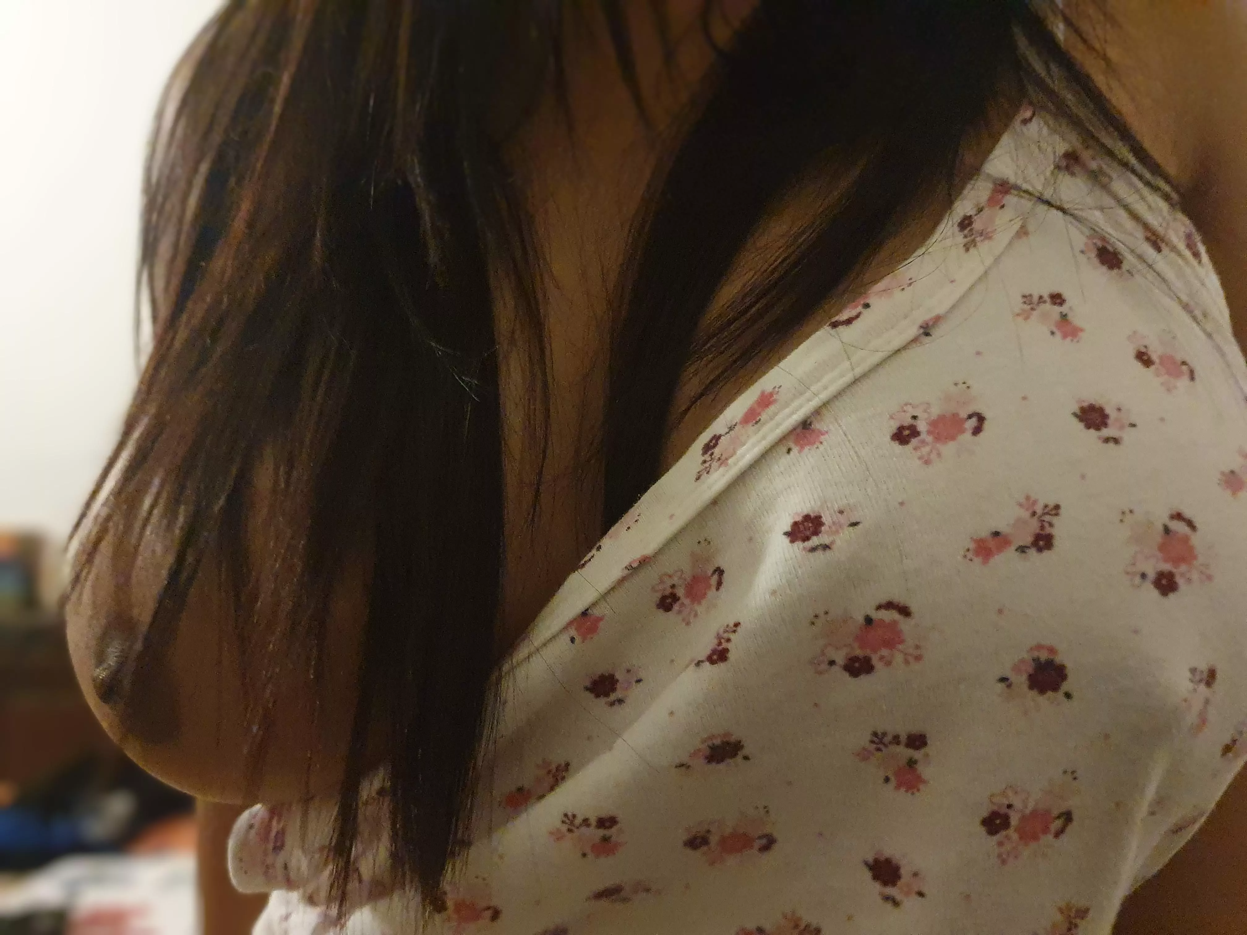 Do you wanna see my other boob next time 😏