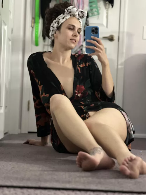 [f] takes too many selfies