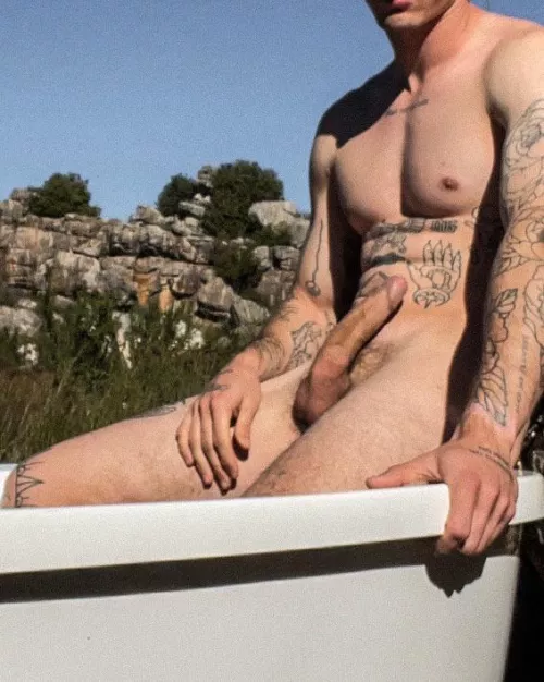 Fully nude in the mountain