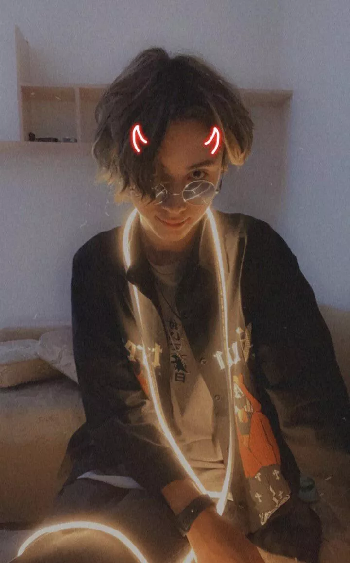 I feel like I look really feminine here or maybe not hahh