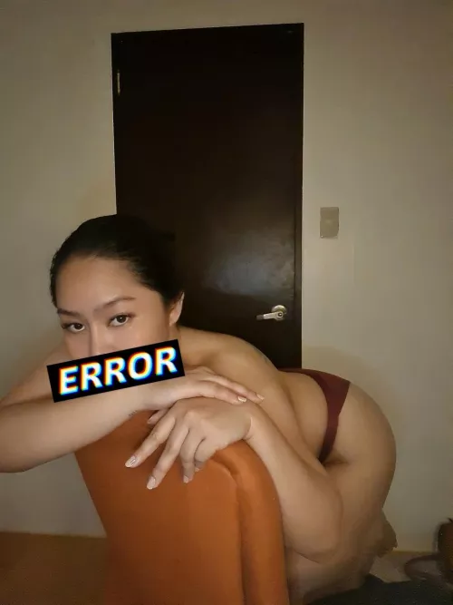 I used to love someone that I didn't like. We used to wanna break up every other night. I used to think relationships were a lot of stress. I used to think that pain was a part o(f) happiness.