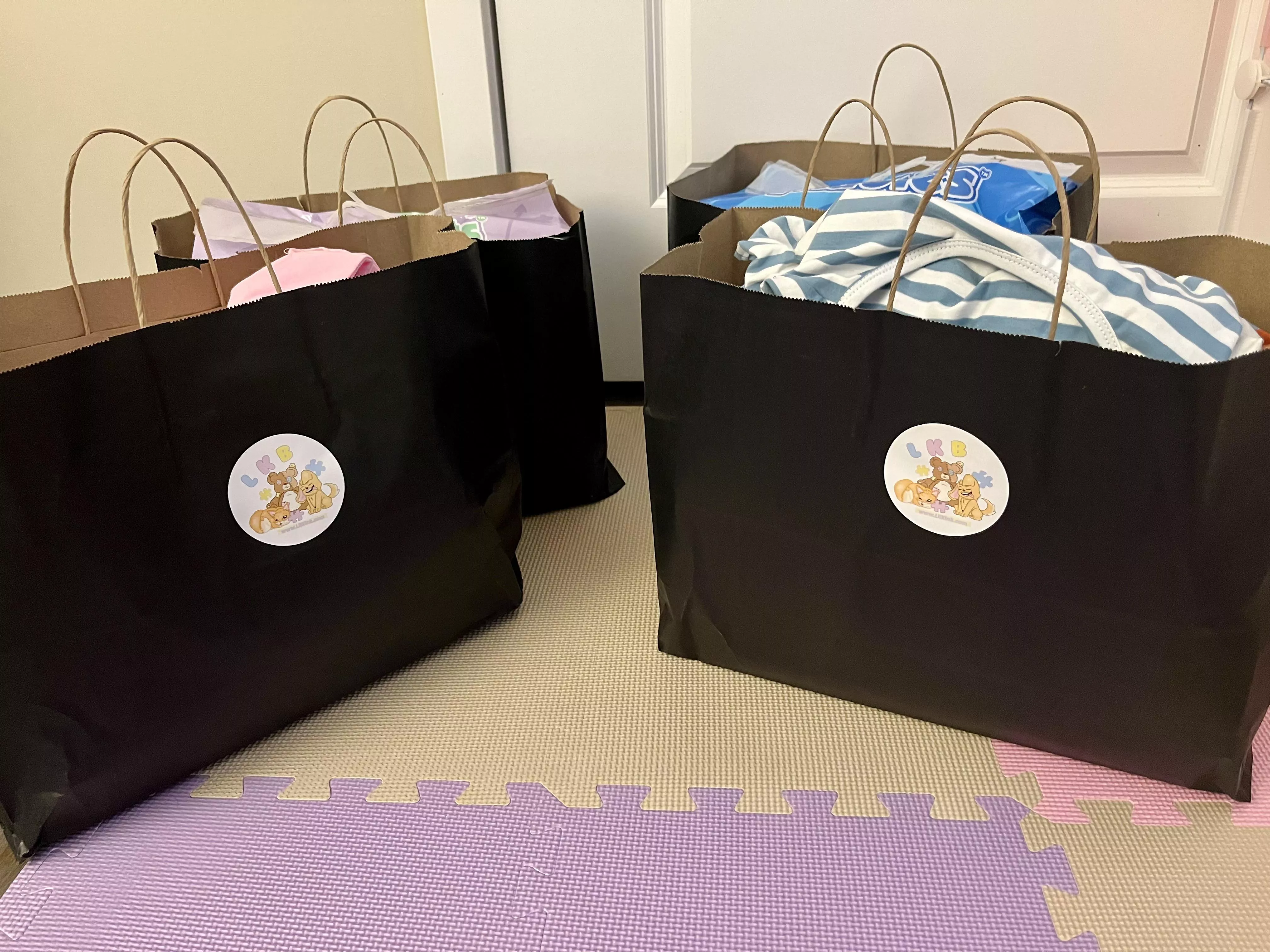 I went to the Lil Kink Boutique store today!