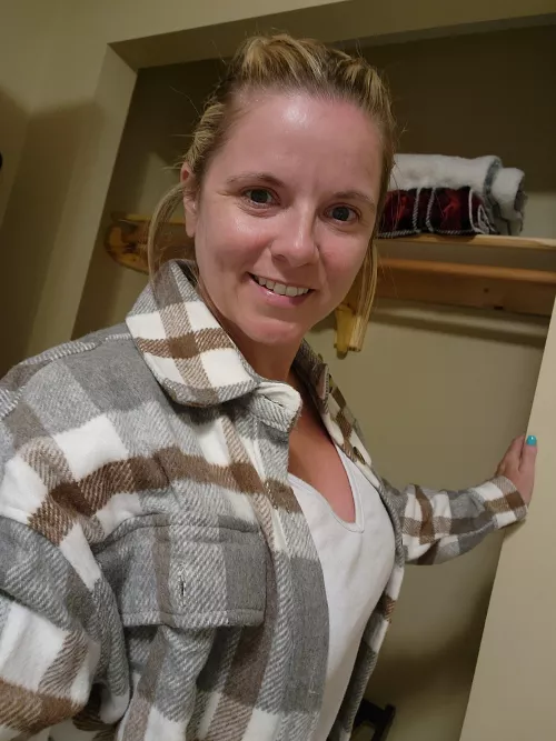 Im the hottest milf on reddit ;)