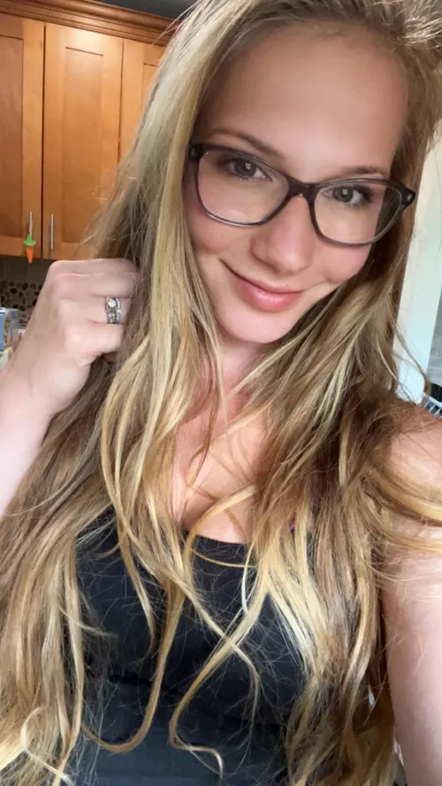 Kitchen selfie. F28