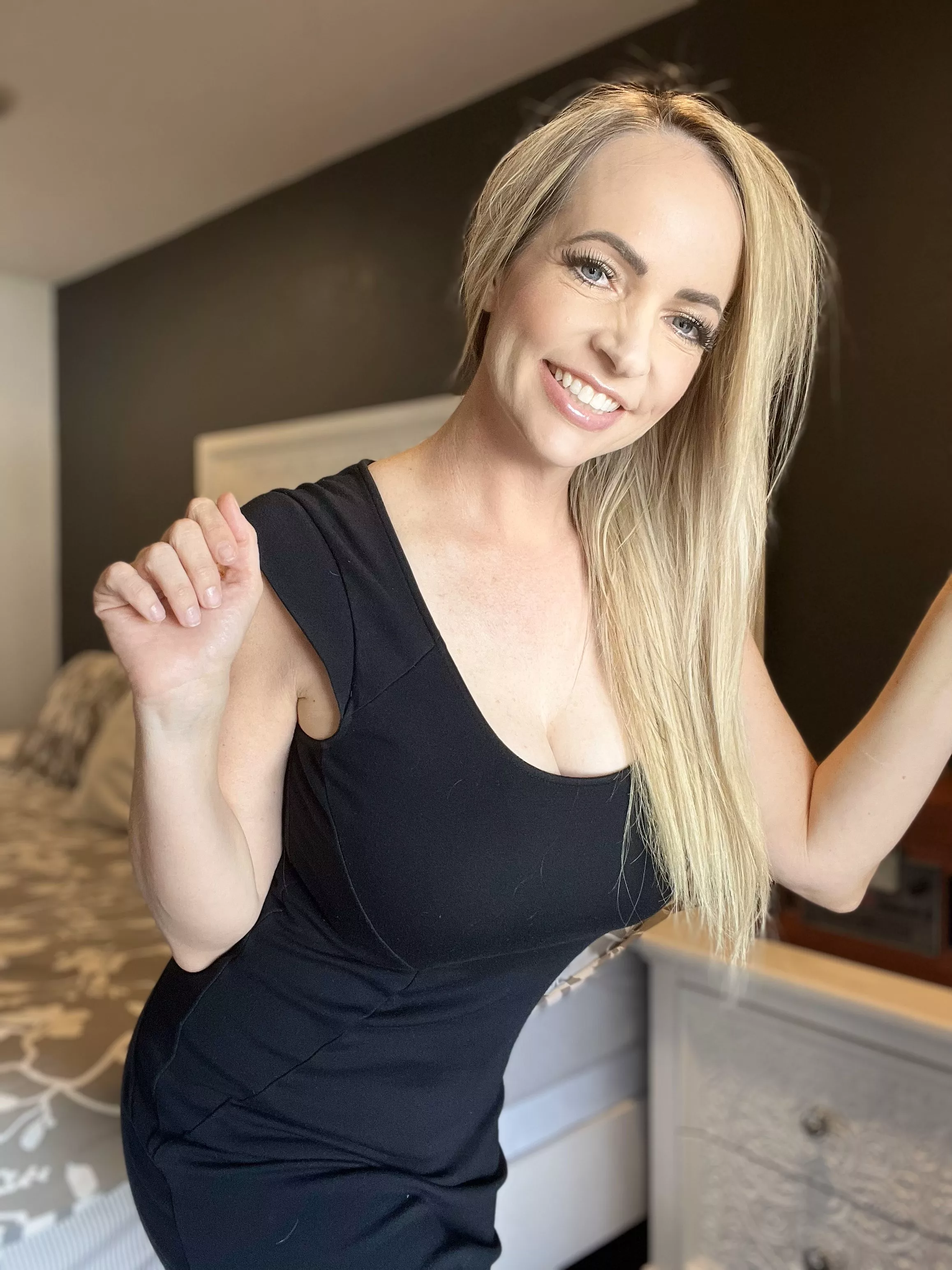 Little black date night dress 39F