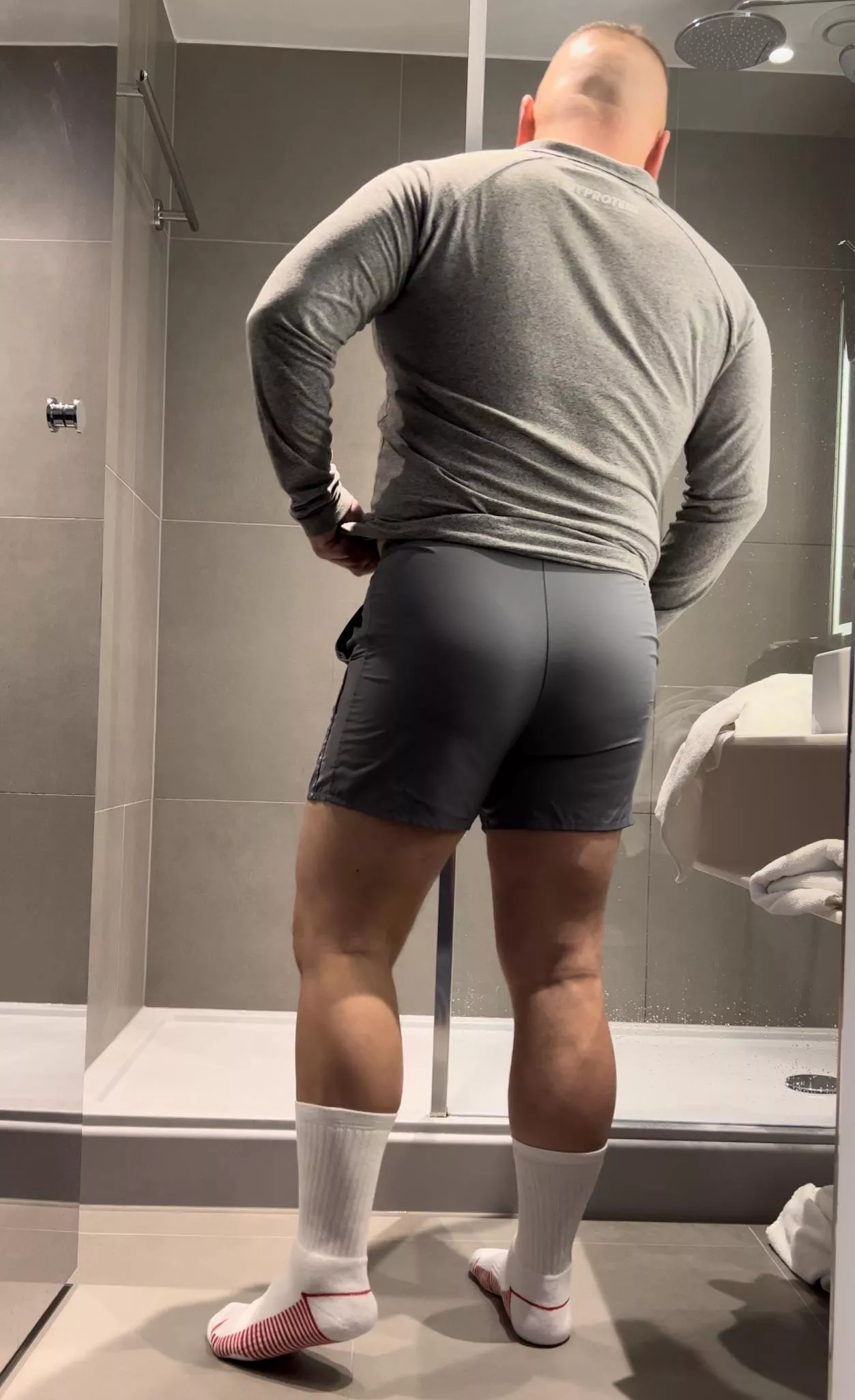 My upper thighs need a good massage. Anyone expert?