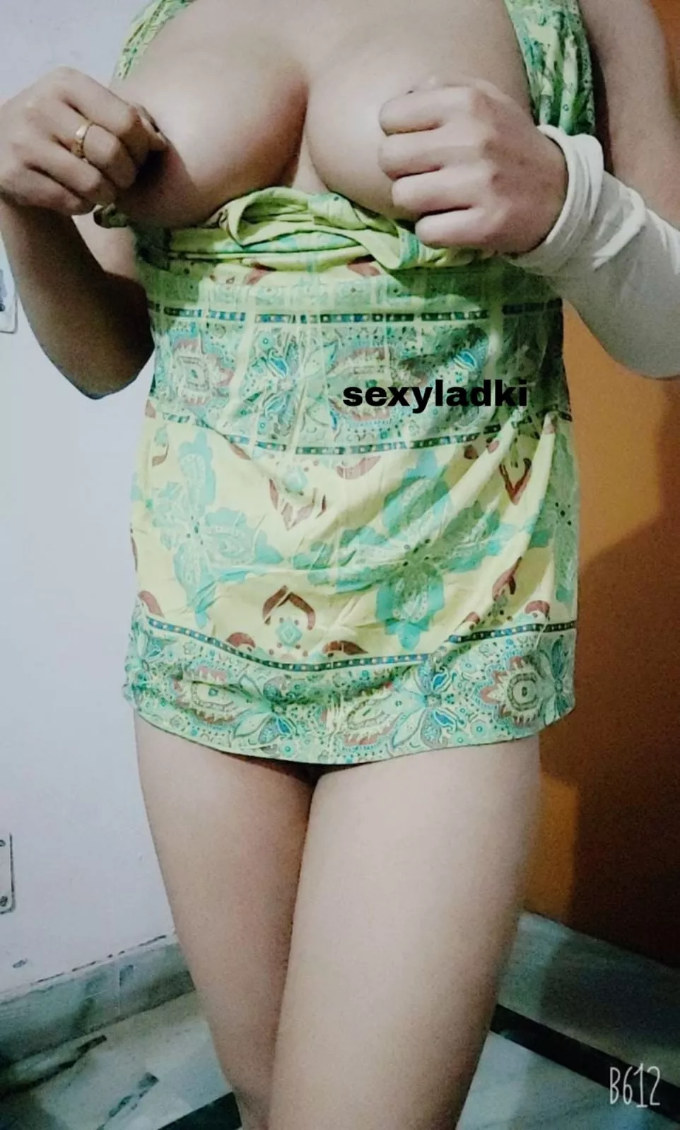 Pinch my nipples [f]