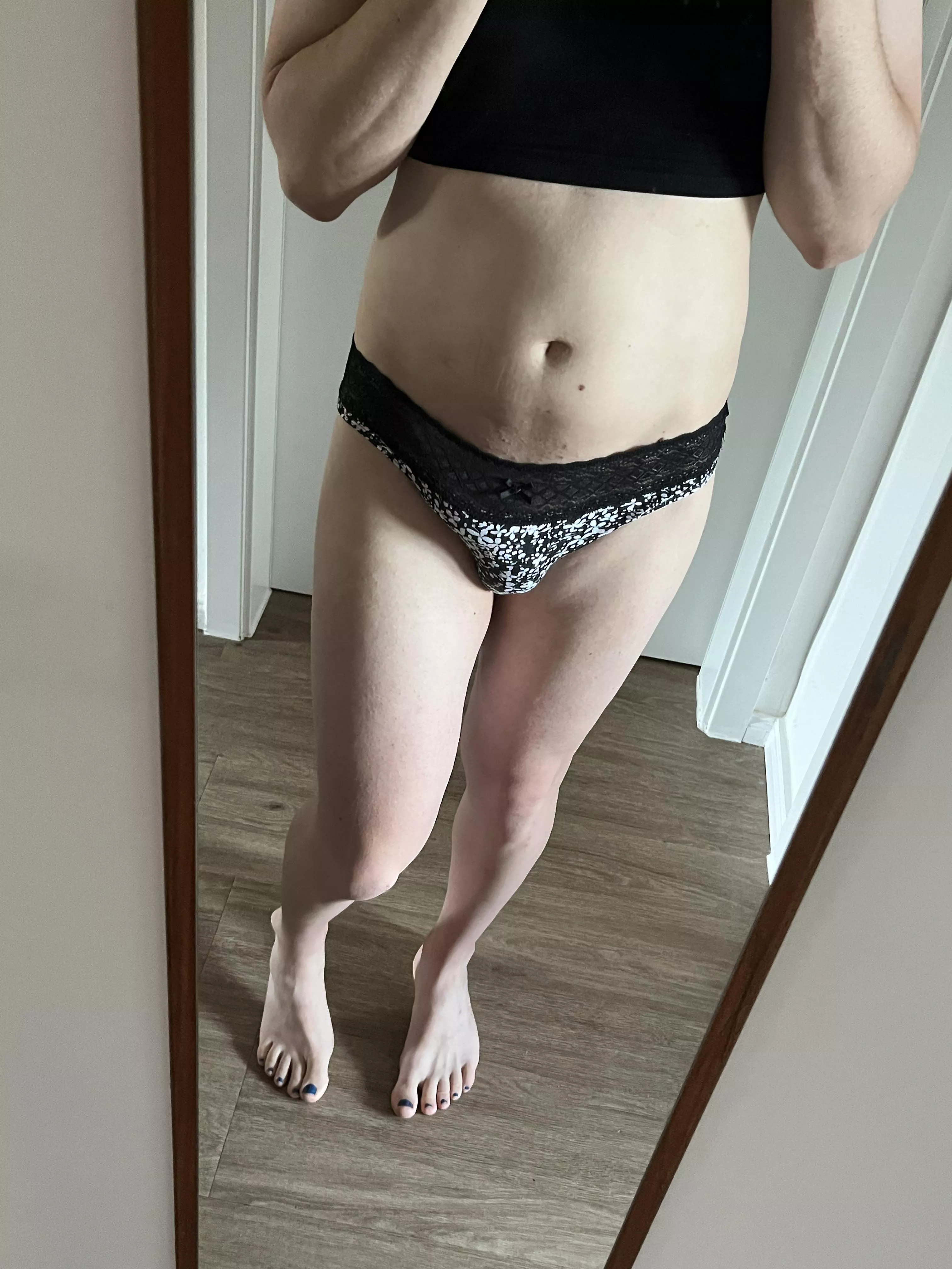 Standing around with my cute little bulge 🥹