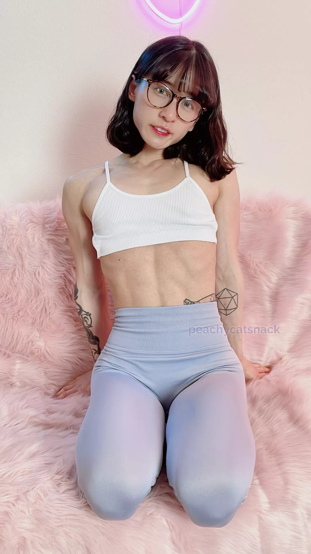 Tiny and mighty! 😸