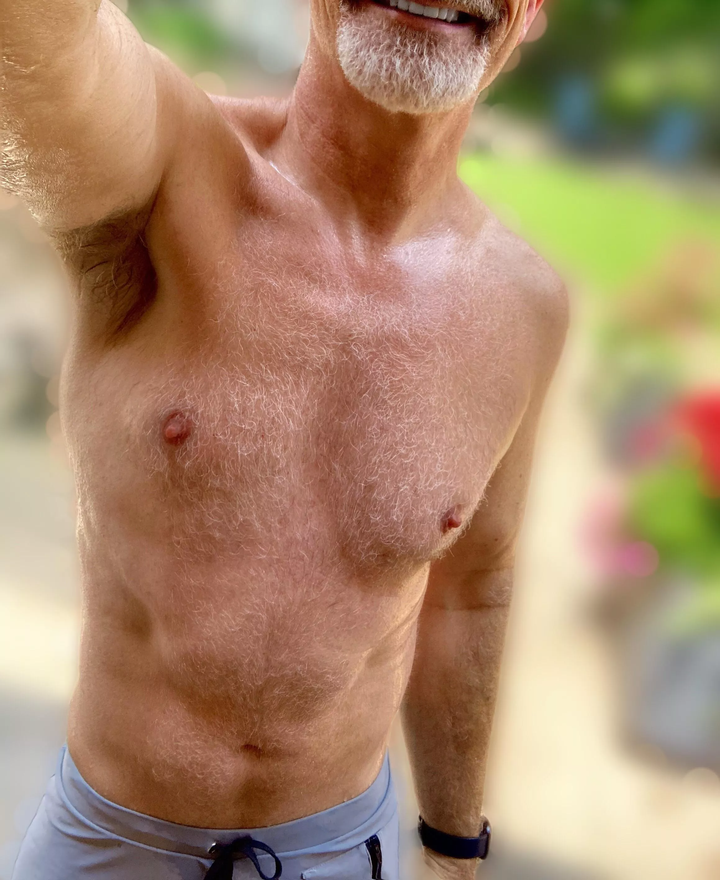 Trying to stay trim ☀️