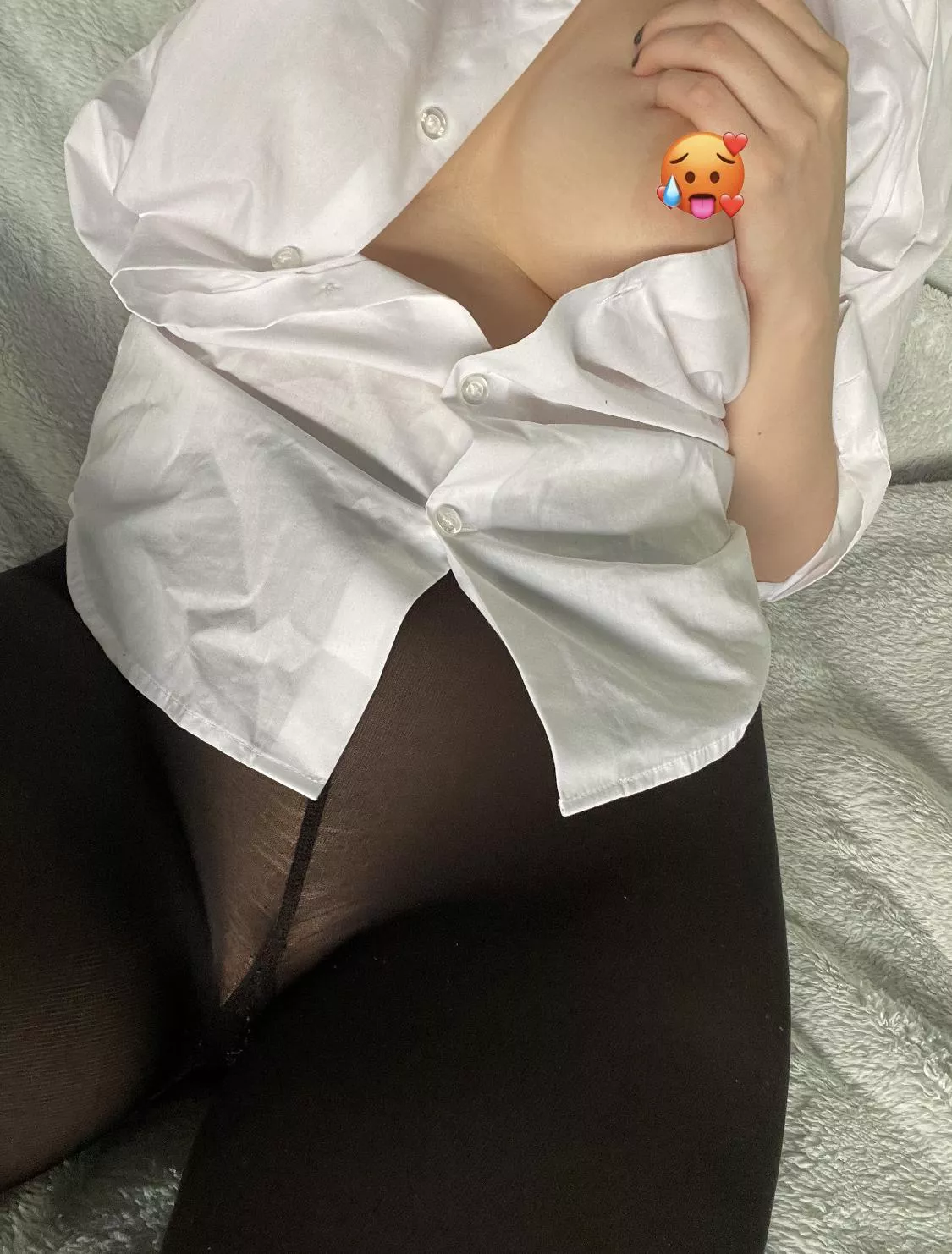 Wouldn't you like to rip these pantyhose for easy access?