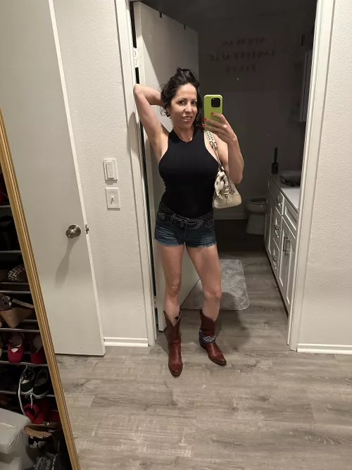 Yeehaw! Another braless night out dancing.