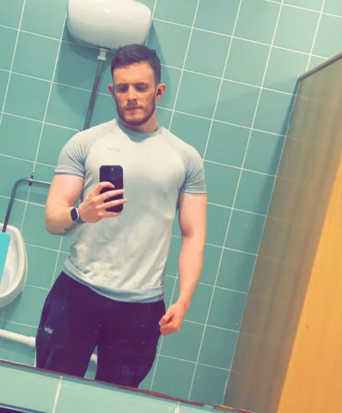 27 M Irish, Looking to make horny tops cum. Snap with face Davidreilly08