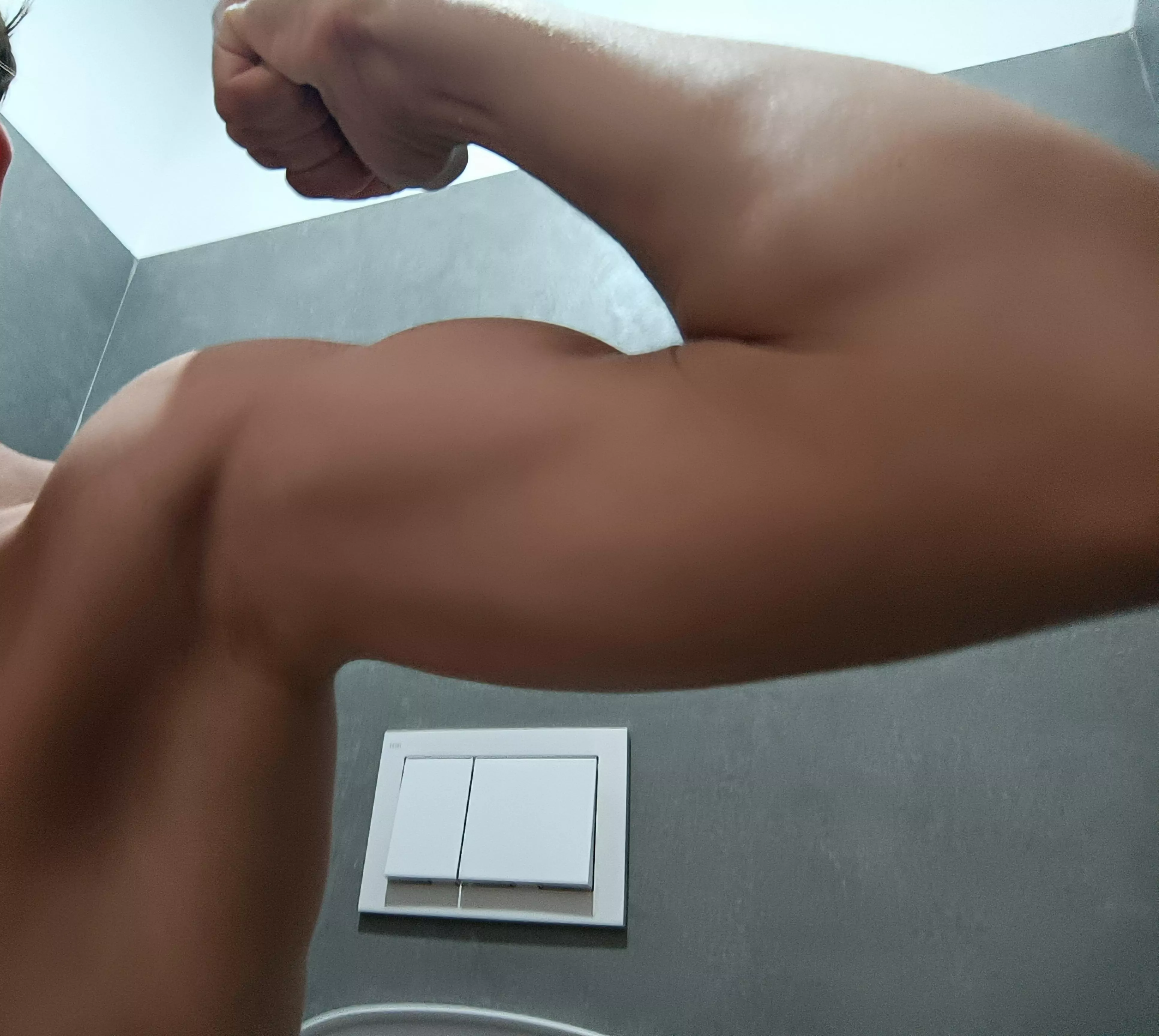 Do you like 18 year old twinks?