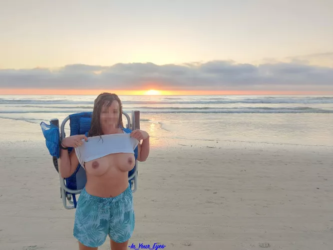 Flashing my tits just before the green flash