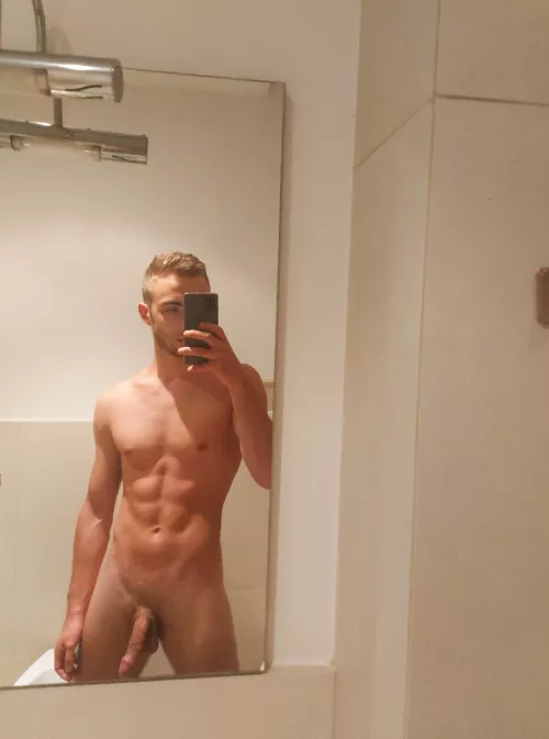 Hello, new here [24[