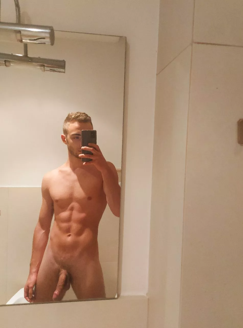 Hello, new here [24[