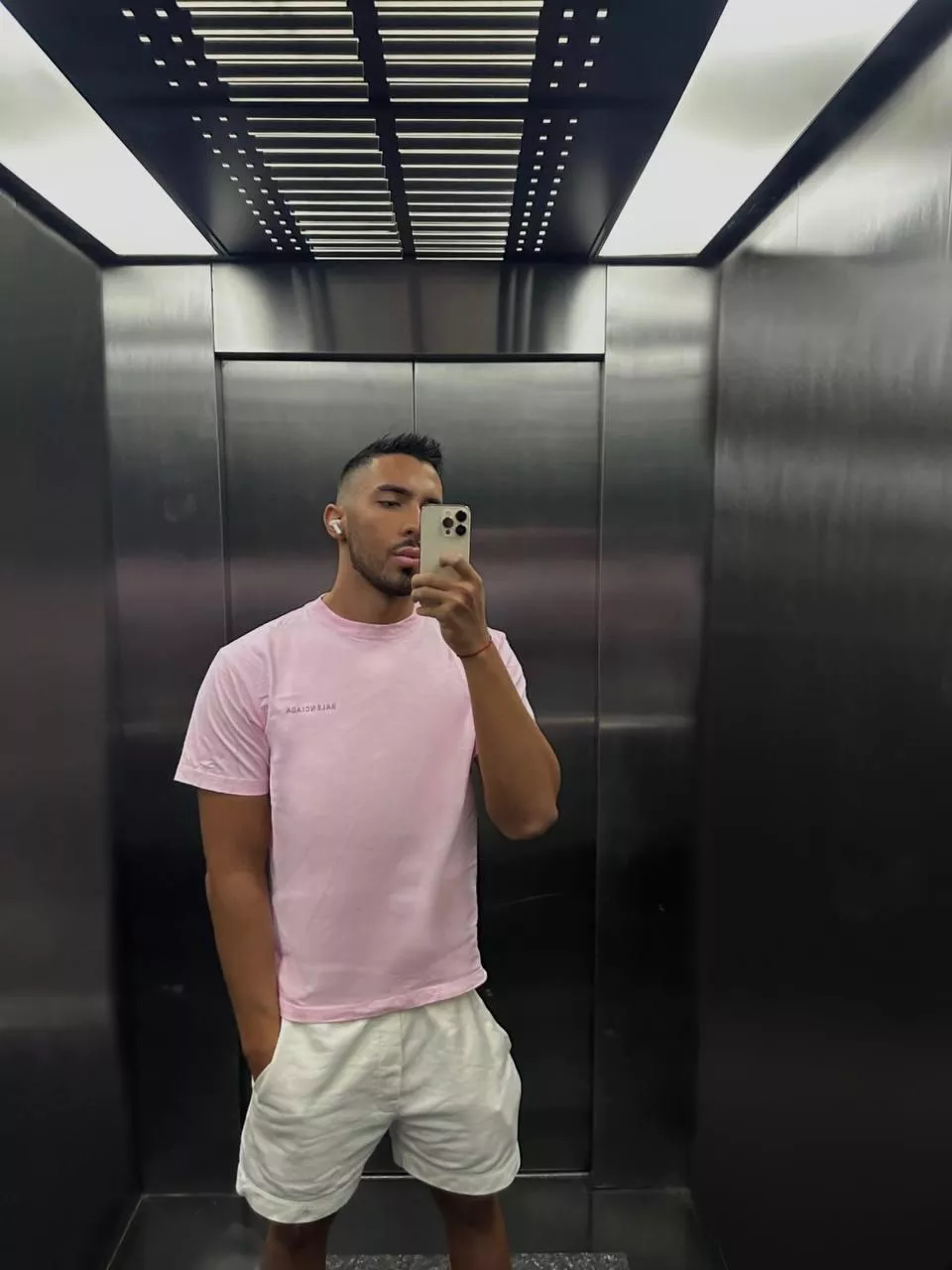 How’s your Monday going so far 😌🙈