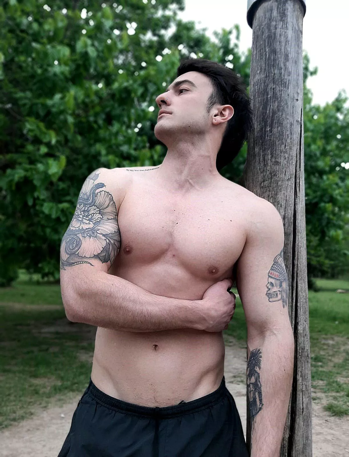 Idk if you will like this pic since I'm not naked 😢