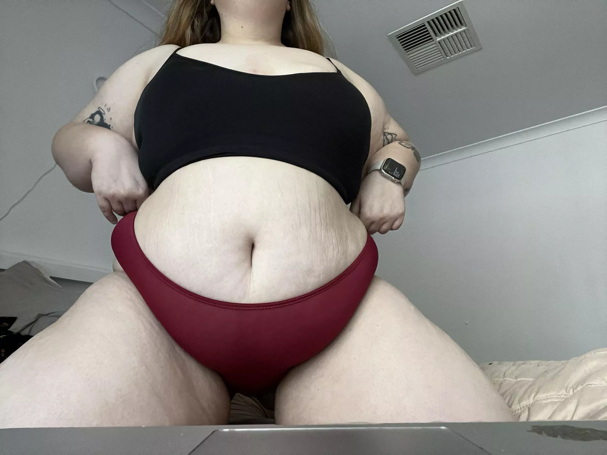 Is my belly big enough for you? 👀