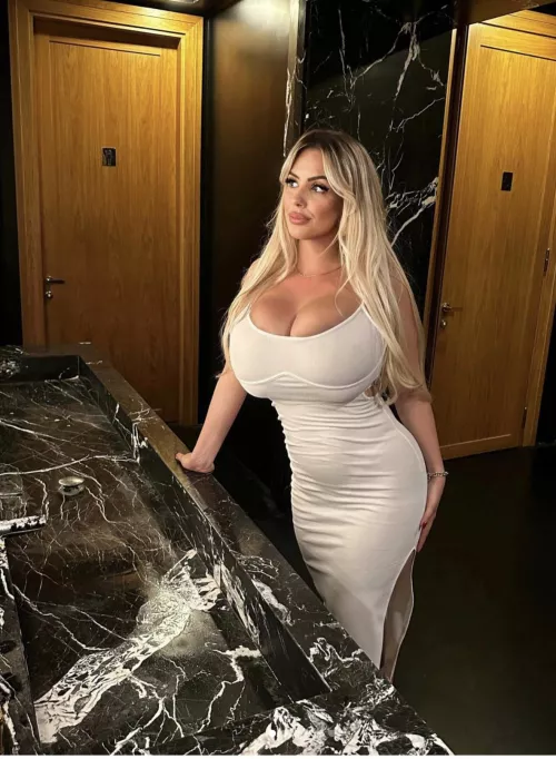 Massve in white dress