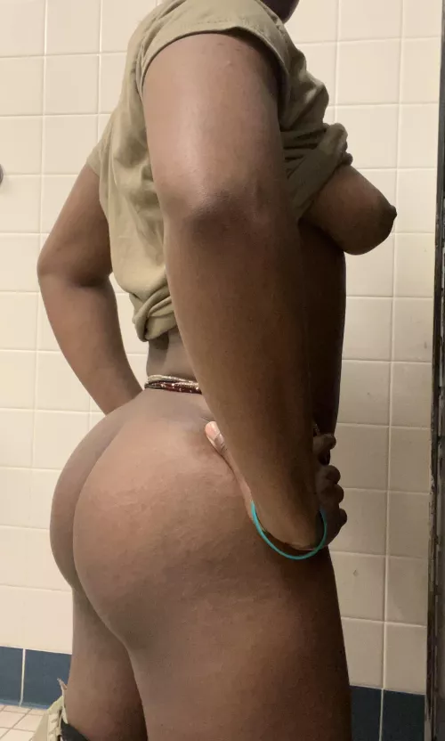 Now serving chocolate cake at a DFAC near you 🤤