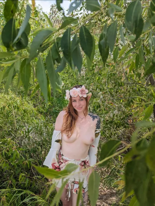 Sexy freckled wood elf just for you!