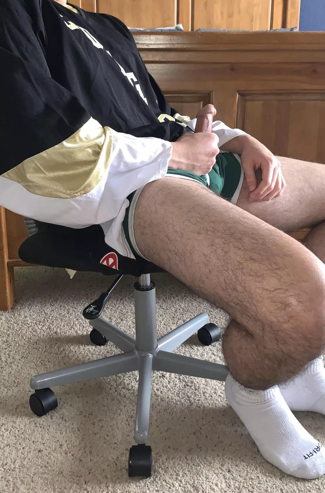 Strokin in the hockey jersey, wanna help a bro out? [25]