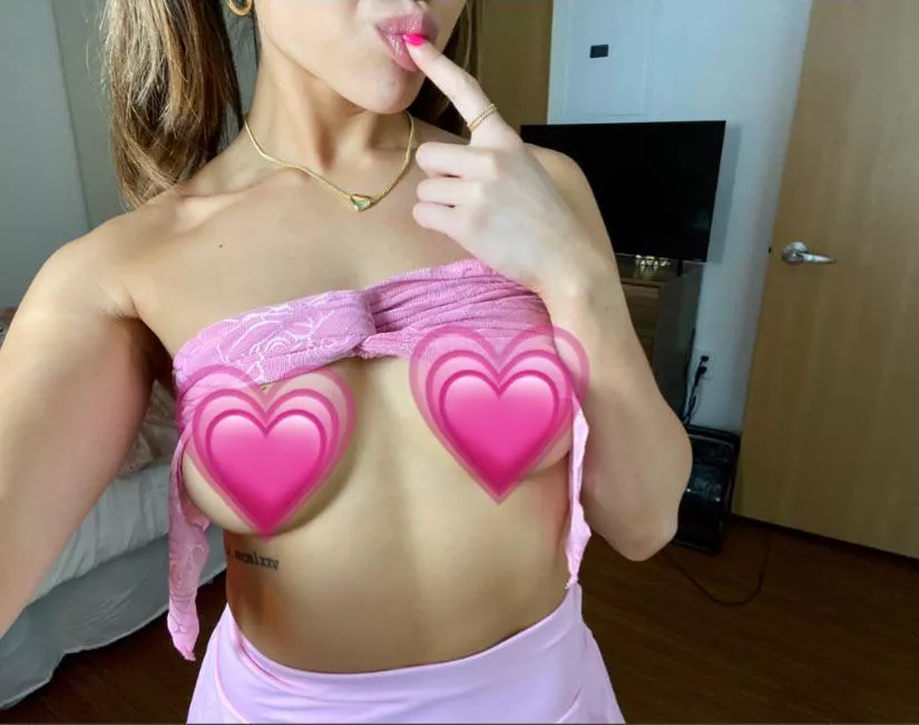 Teasing in pink 🥰😝