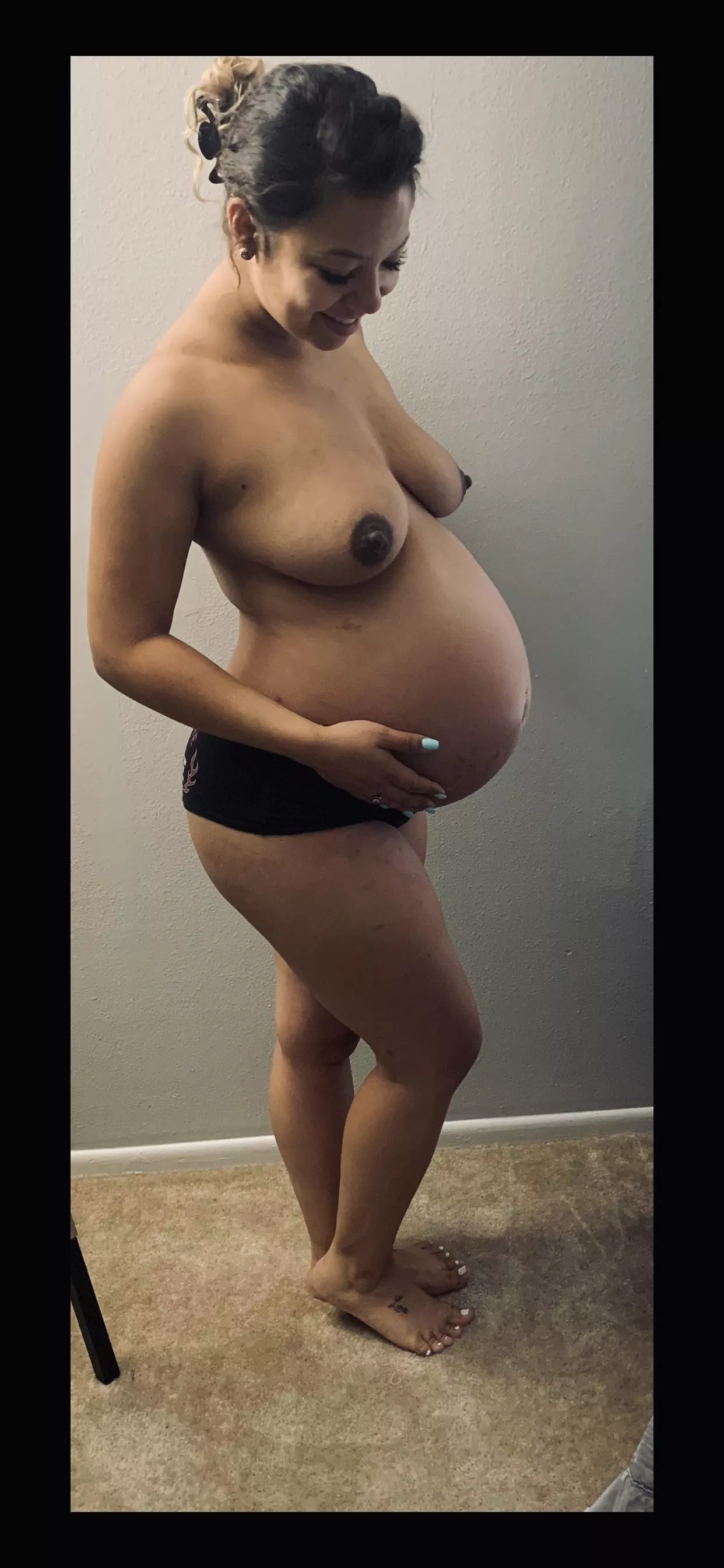 The cute stage of belly 🥺🥺(OC)