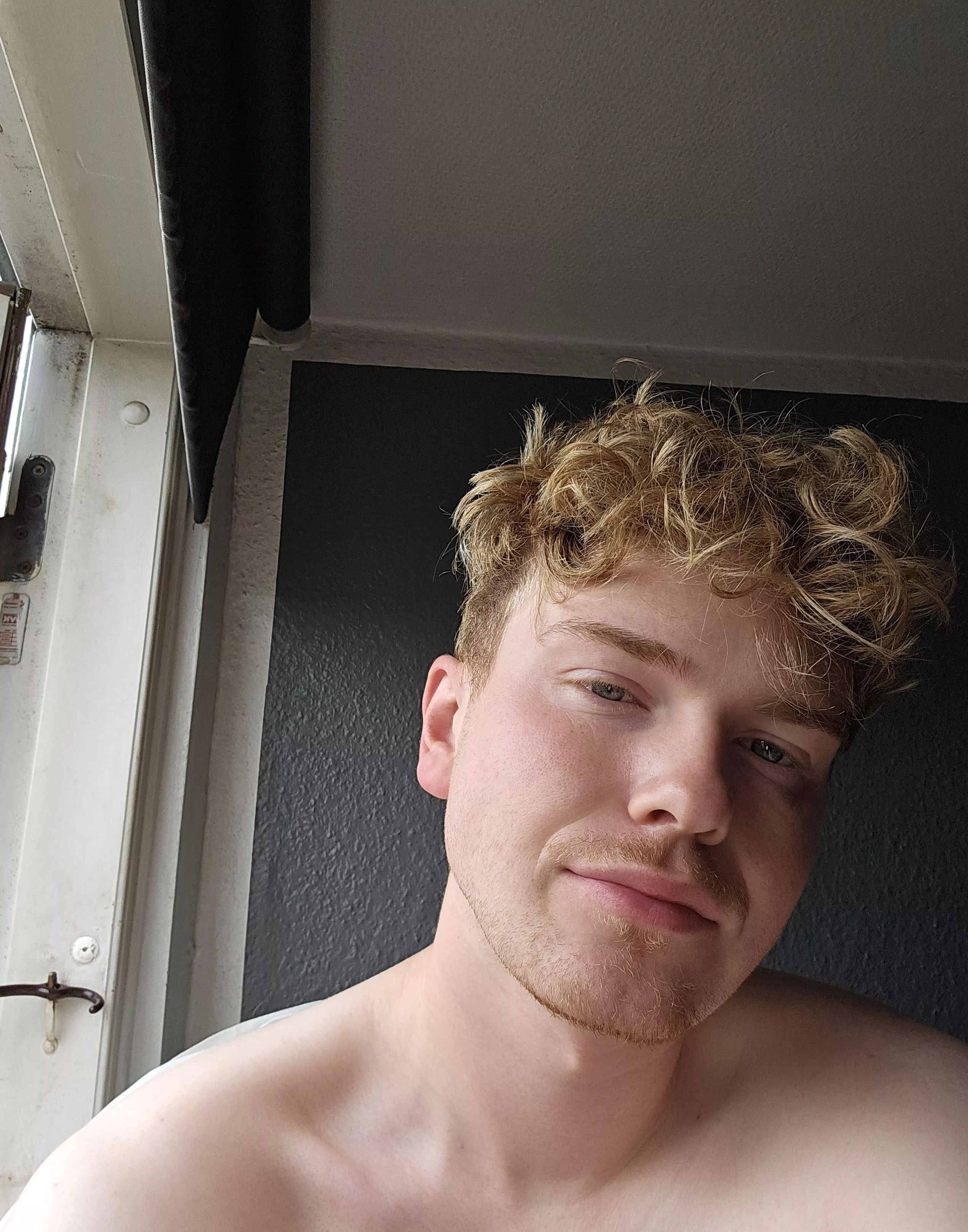 They promised a thunderstorm this morning so im just sitting ready in my window waiting for it to go down lol.. anybody else do the same? They promised a thunderstorm this morning so im just sitting ready in my window waiting for it to go down lol.. anybody else do the same?