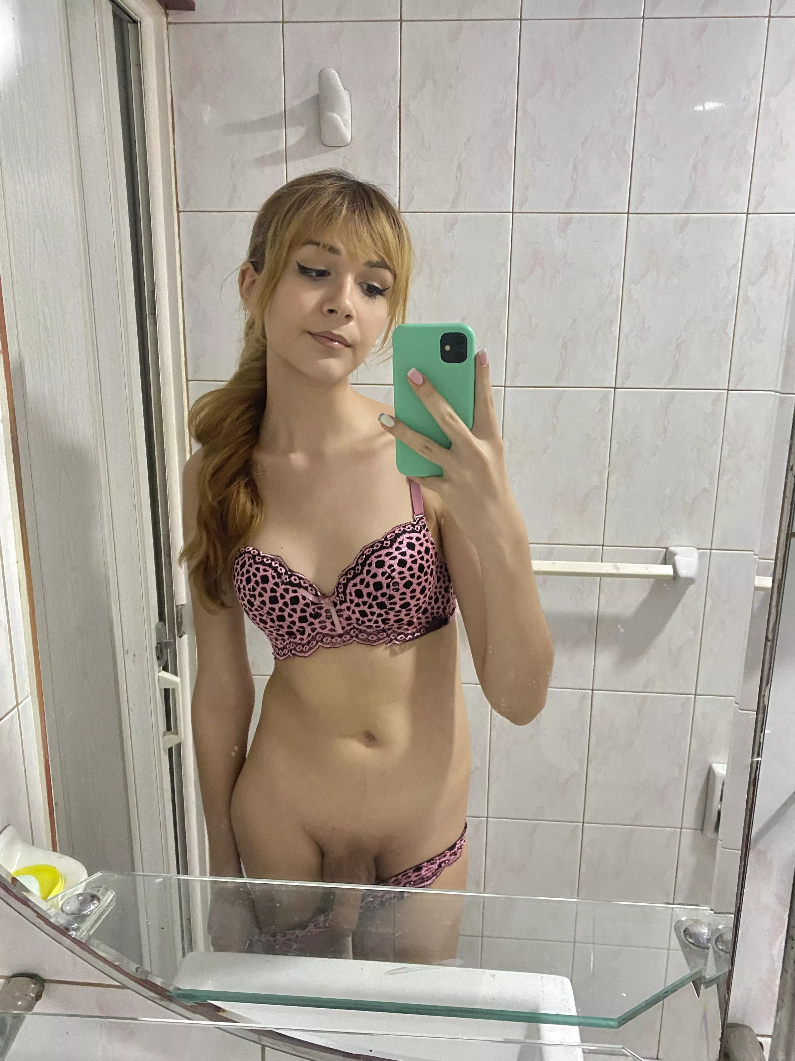 Would you date a girl like me?