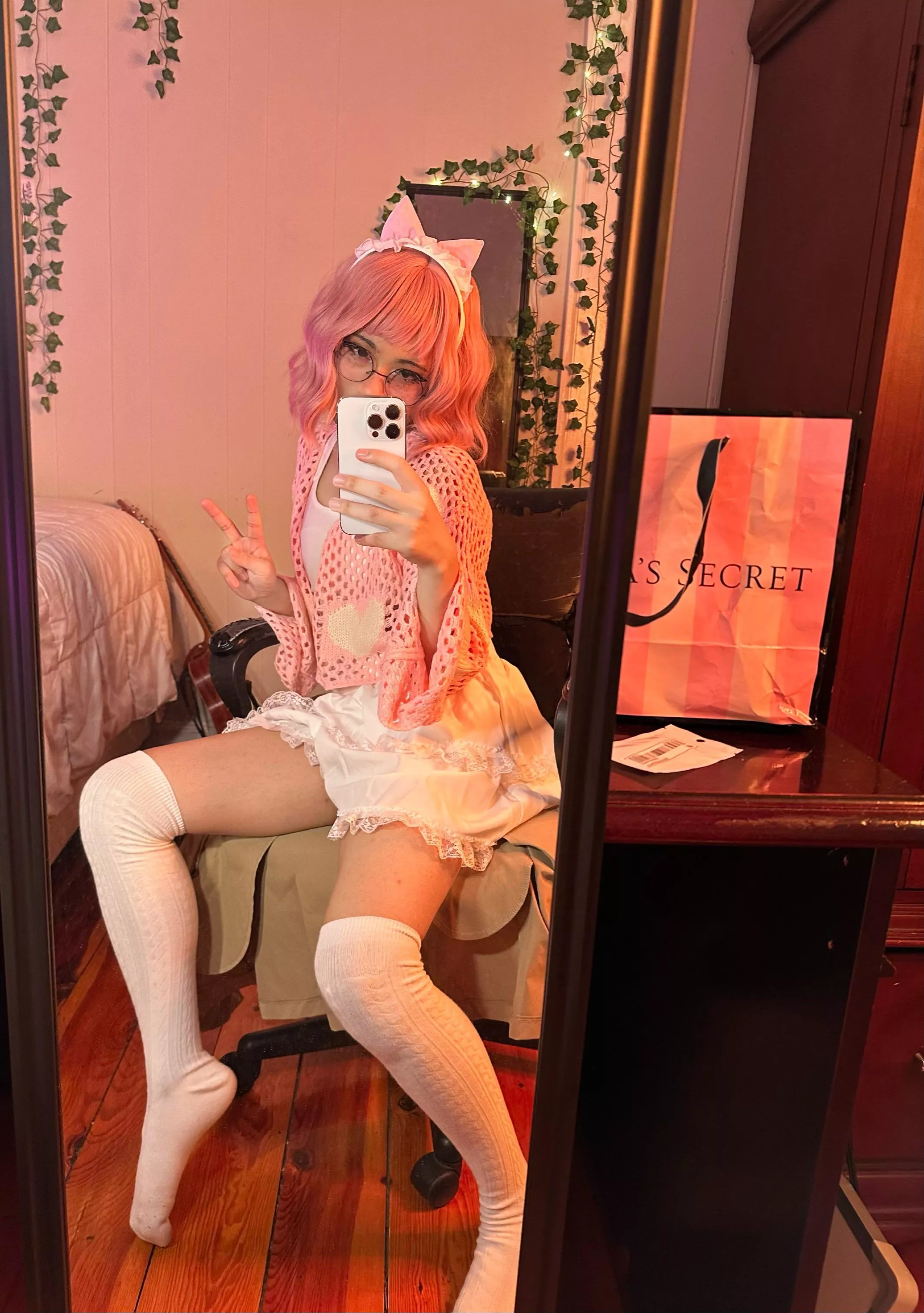 Any love for a classic egirl fit? ❤️