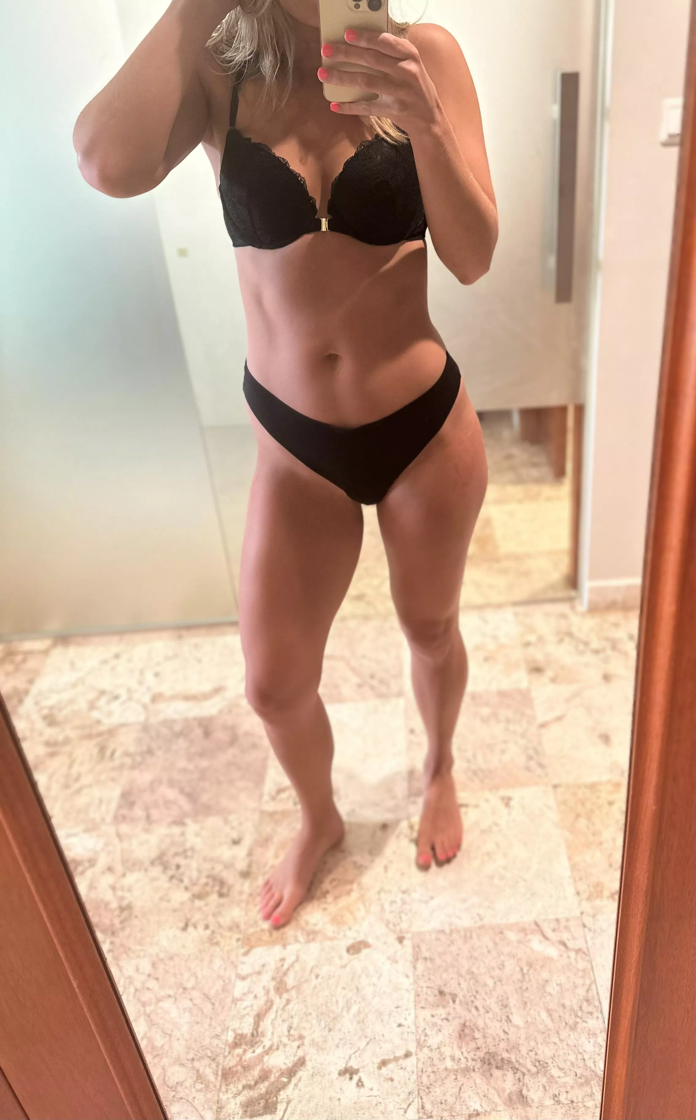Black set on my 29yr old body for you to enjoy