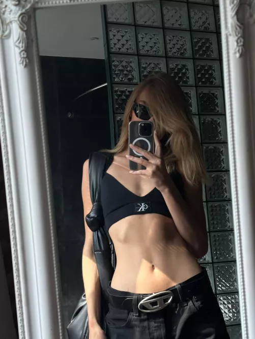 Do you like my outfit?