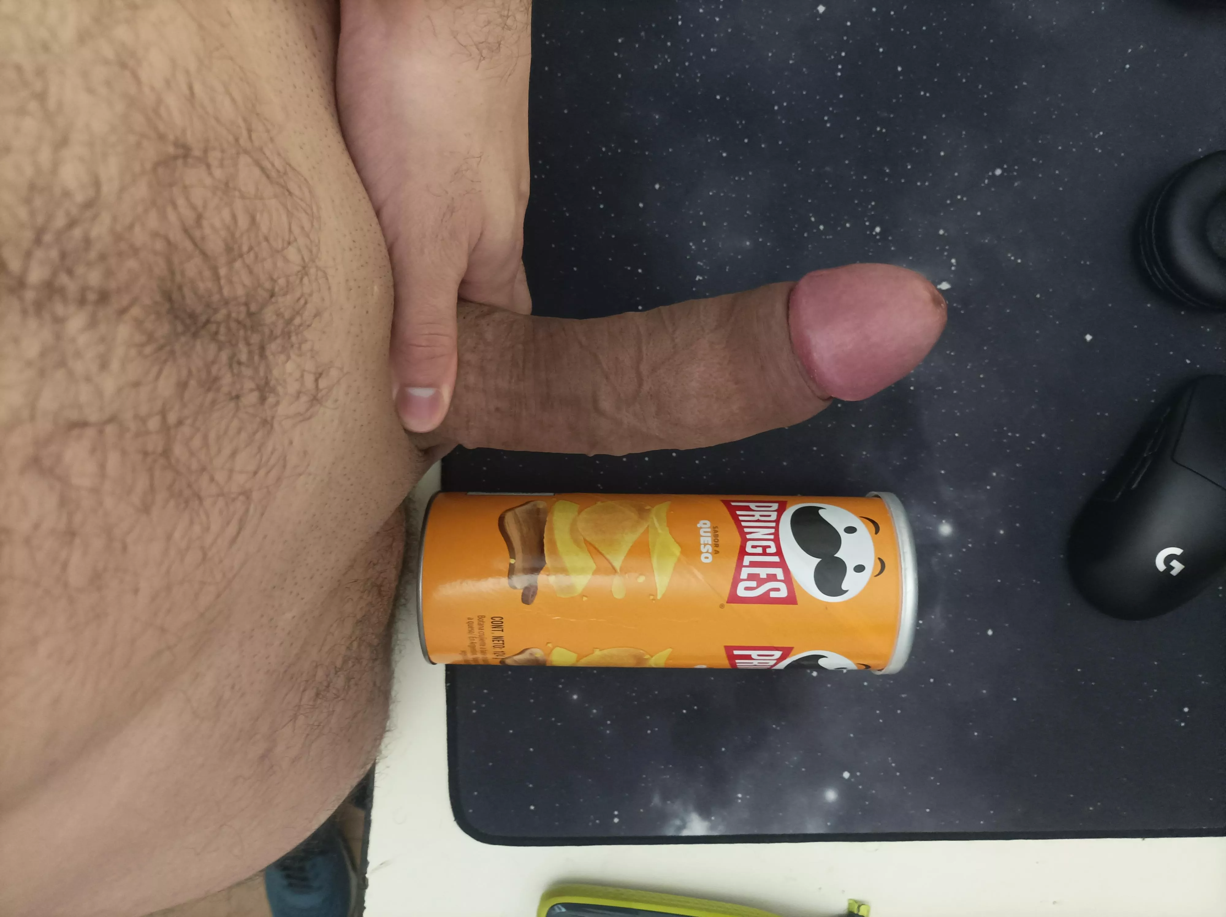 Dwarfing a Pringles Can 😨