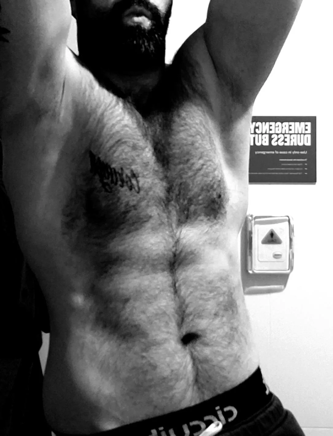 Feeling it after a workout. [37 aussie]