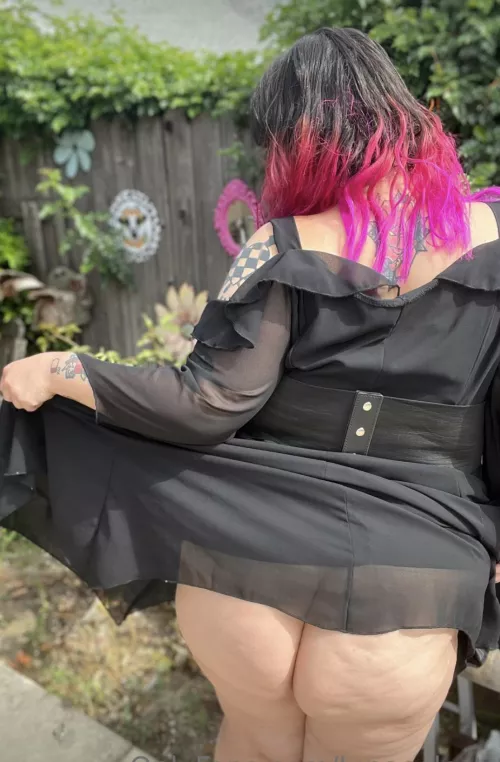Goth Outside