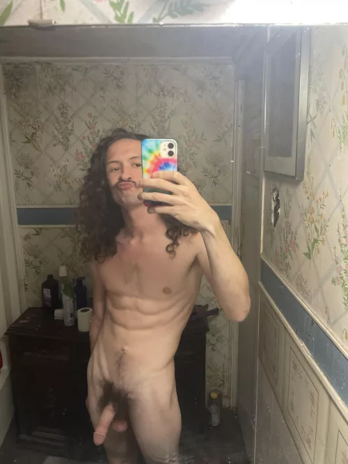 Haven’t shaved my bush in about two months love how thick it’s gotten