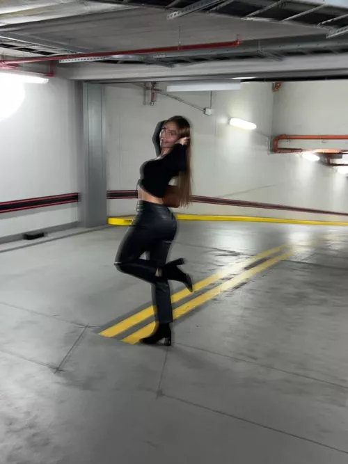 Heels turn me on so much [F]