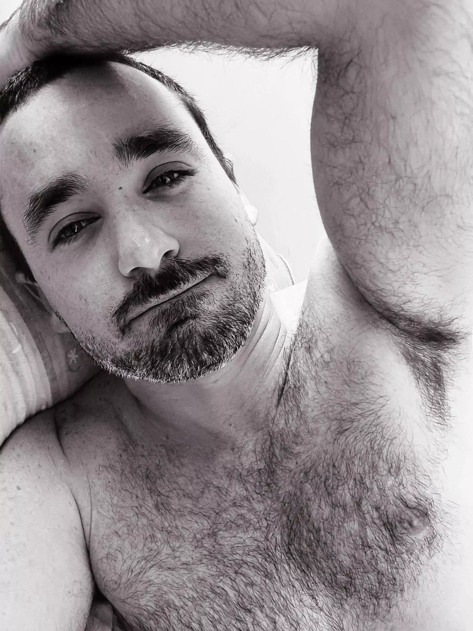 I always feel I look better in b&w 🤣