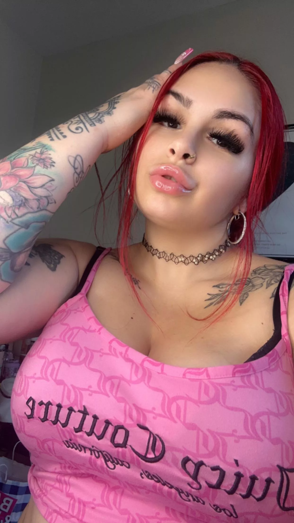 I love my sissy subs so much. Come here and let me help you become a pink diva princess 👑